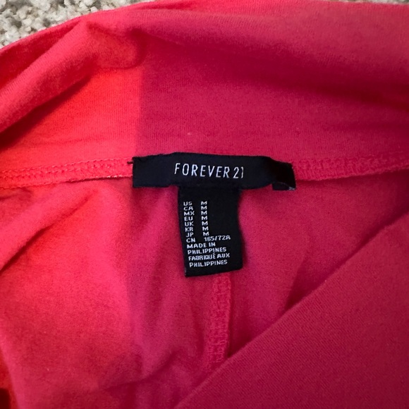 Hot pink, flowy skirt - Picture 2 of 2